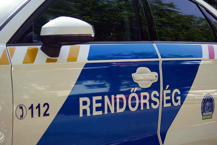  Jogosítvány nélkül, forgalomból kivont autóval száguldozott egy dombóvári férfi 