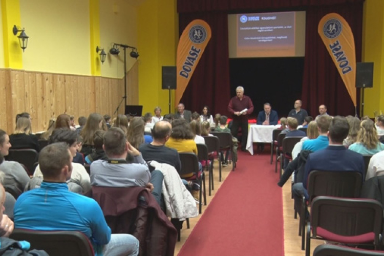 Évzárót tartottak a dombóvári atléták