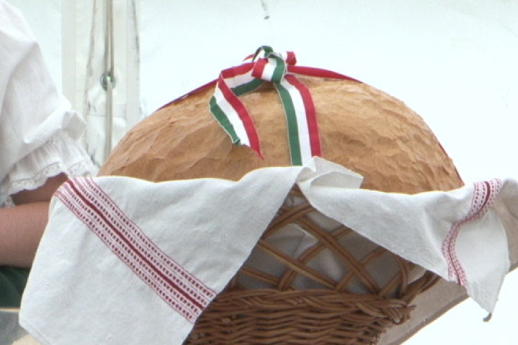 Új kenyér sütésre invitálták a helyi civil szervezetek képviselőit