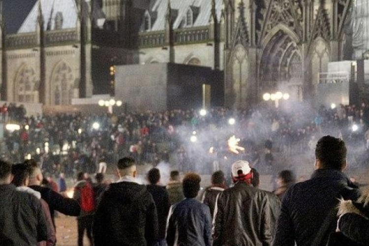 Szilveszterkor elkövetett nemi erőszakkal gyanúsítanak kilenc irakit Ausztriában