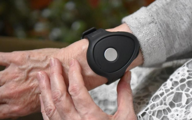 Újabb fejlesztés javítja az idősek biztonságát a Gondosóra programban