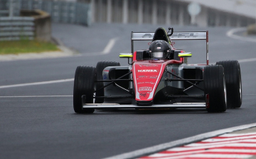 Klasszikus pályán klasszikus F1-esekkel