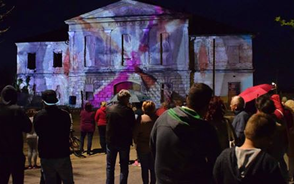Fényjáték a Korona Szállónál és a Tinódi Háznál 