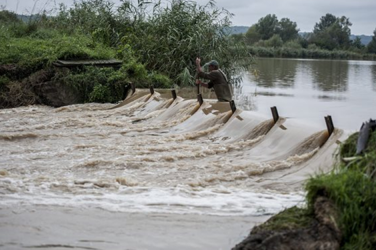 Árvíz - Kiöntött a halastó Alsómocsoládon
