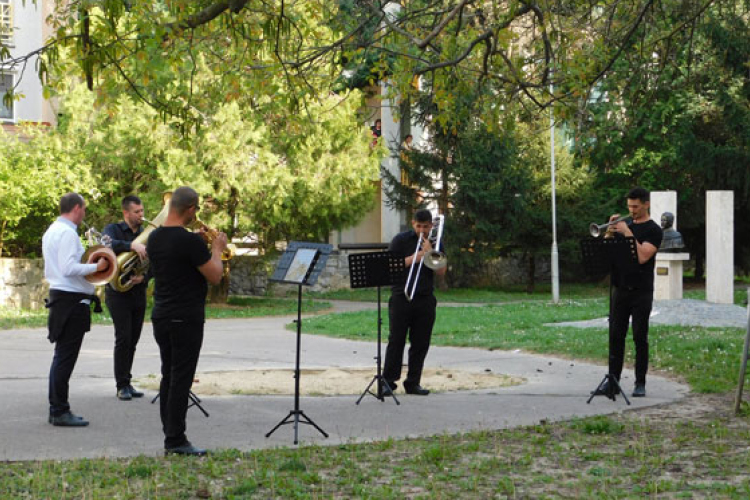 Május 1-jén három helyszínen hallható a rézfúvós térzene Dombóváron