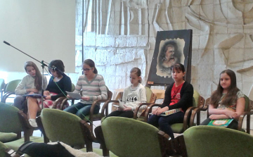 József Attilás diákok a Wass Albert felolvasó maratonon