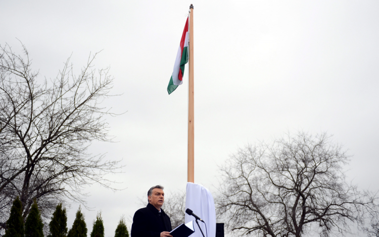 Emléknap - Orbán: nem időszerű az önkényuralmi jelképek tiltásának feloldása